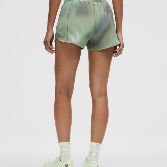 Lululemon Hotty Hot High-Rise Lined 4”, Shorts - Picture 2 of 9